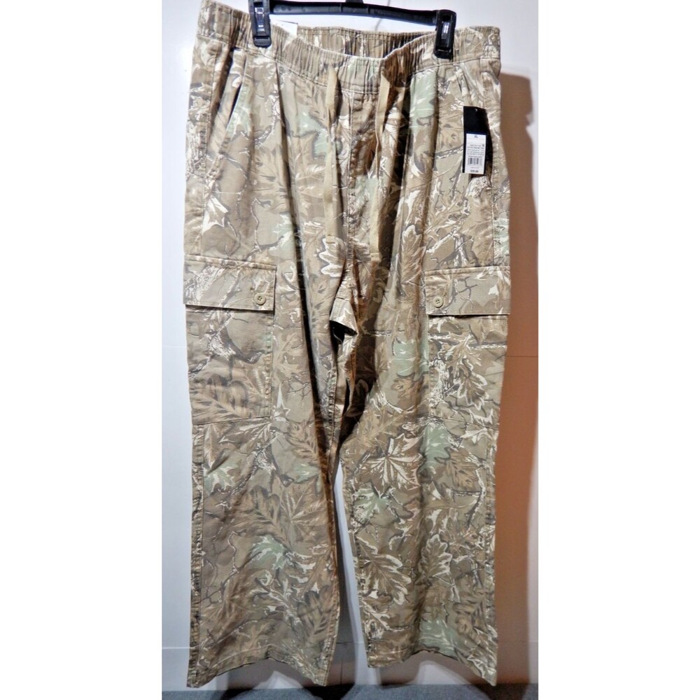 NWT Original Use Men’s Camo Cargo Pants XL Leaf Print $35 Tag